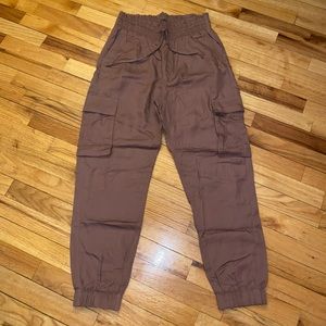 Abercrombie & Fitch cargo joggers. Size women’s medium